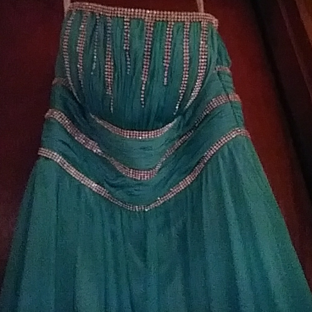 Beautiful Strapless Prom Dress size 6